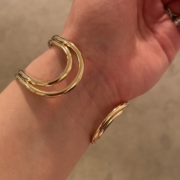 Gold Cuff - Picture 3 of 3